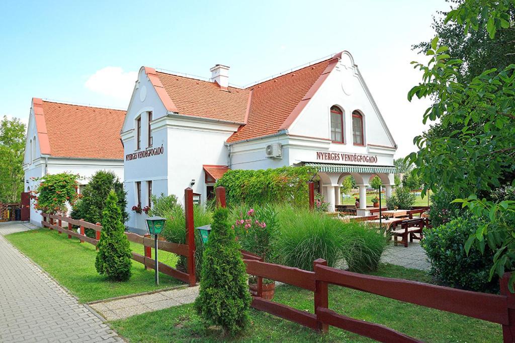 Nyerges Vendegfogado Bed & Breakfast Hegyko Ngoại thất bức ảnh