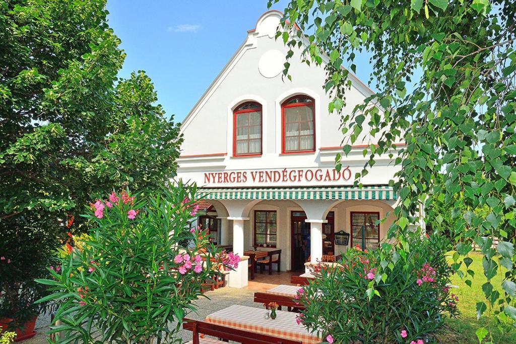 Nyerges Vendegfogado Bed & Breakfast Hegyko Ngoại thất bức ảnh